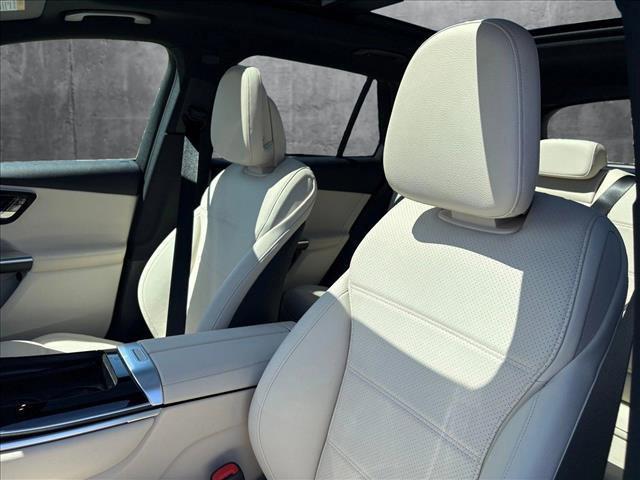 new 2025 Mercedes-Benz GLC 300 car, priced at $61,385
