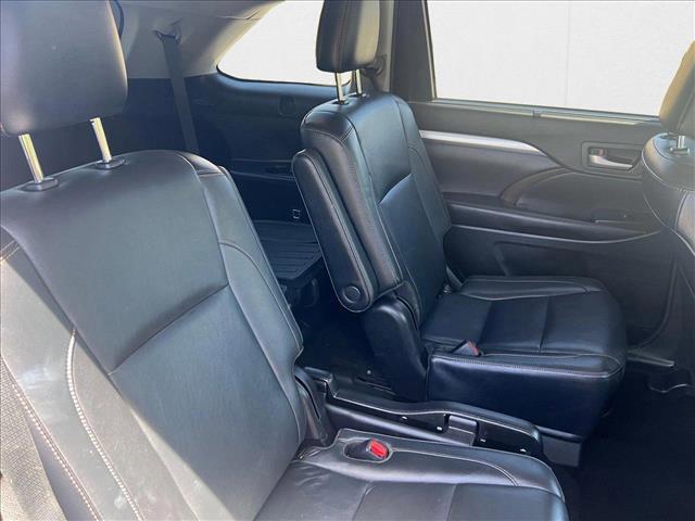 used 2017 Toyota Highlander car, priced at $17,674