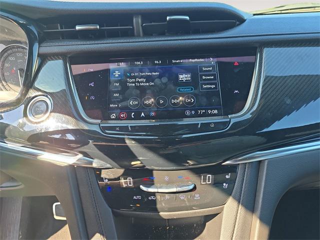 used 2022 Cadillac XT6 car, priced at $39,872