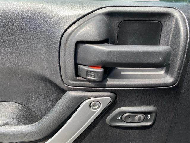 used 2015 Jeep Wrangler Unlimited car, priced at $17,872