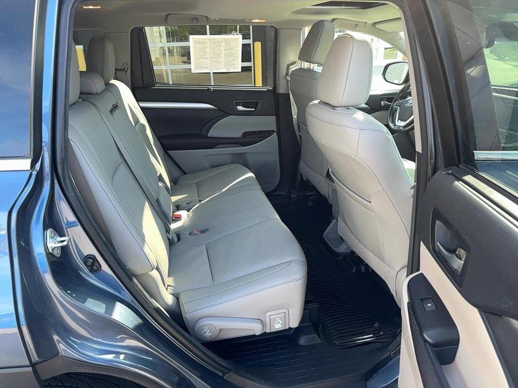 used 2017 Toyota Highlander car, priced at $25,995