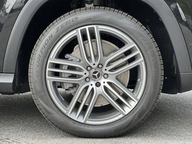 new 2025 Mercedes-Benz GLS 450 car, priced at $91,945