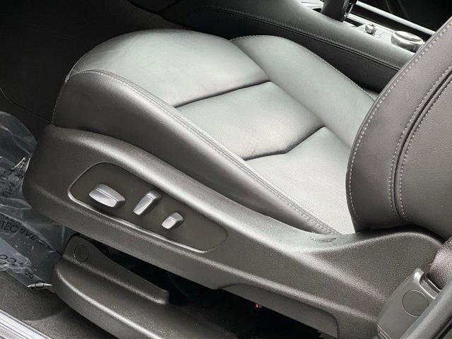 used 2023 Cadillac XT5 car, priced at $29,000