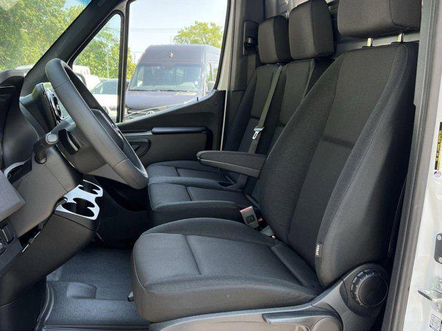 new 2025 Mercedes-Benz Sprinter 2500 car, priced at $69,286