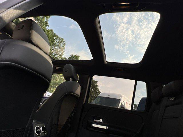 used 2022 Mercedes-Benz GLB 250 car, priced at $23,000