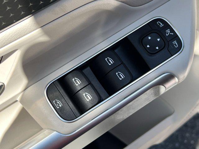 new 2025 Mercedes-Benz GLB 250 car, priced at $55,255