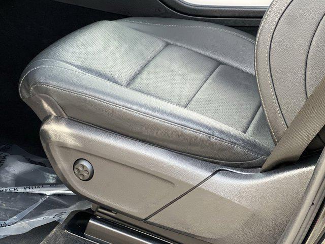 used 2024 Mercedes-Benz GLE 450 Plug-In Hybrid car, priced at $52,000