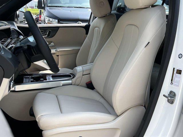 new 2025 Mercedes-Benz GLB 250 car, priced at $49,595