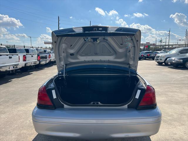 used 2007 Ford Crown Victoria car, priced at $8,500