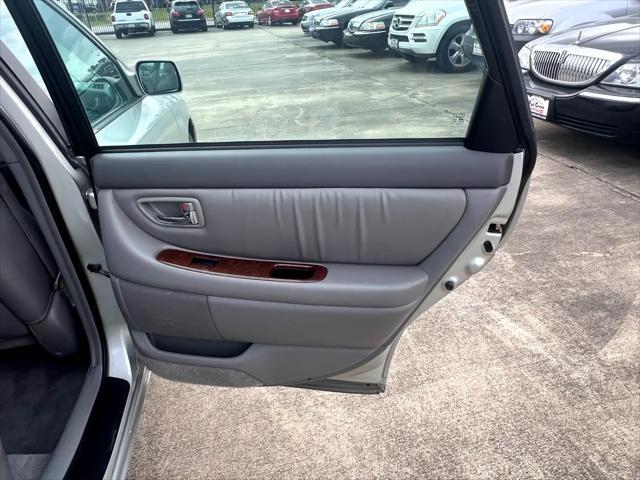 used 2000 Toyota Avalon car, priced at $7,980