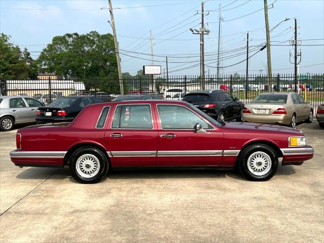 used 1990 Lincoln Town Car car, priced at $12,980