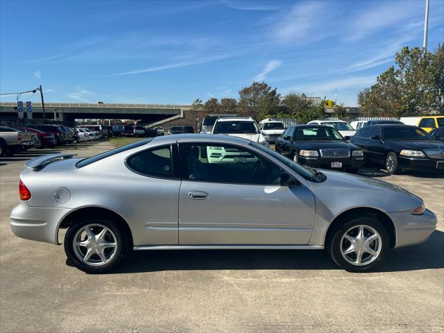 used 2002 Oldsmobile Alero car, priced at $10,980