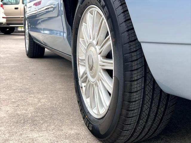 used 2009 Mercury Grand Marquis car, priced at $13,980