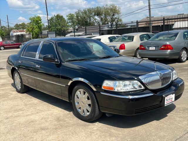 used 2004 Lincoln Town Car car, priced at $13,980