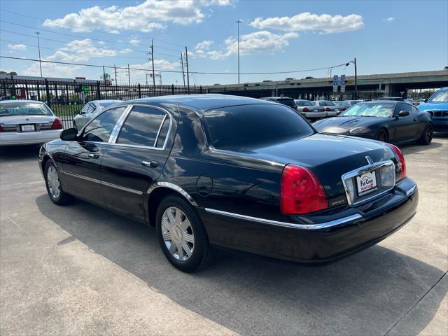 used 2004 Lincoln Town Car car, priced at $13,980