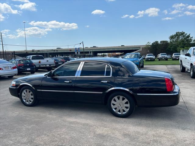 used 2004 Lincoln Town Car car, priced at $13,980