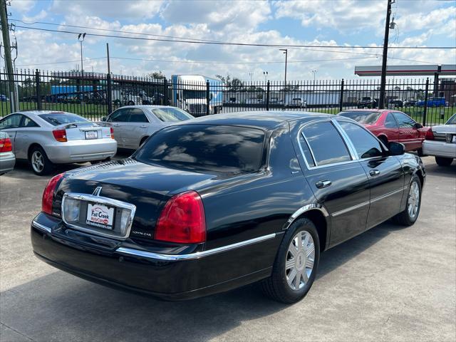 used 2004 Lincoln Town Car car, priced at $13,980