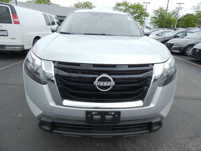 new 2025 Nissan Pathfinder car, priced at $44,215