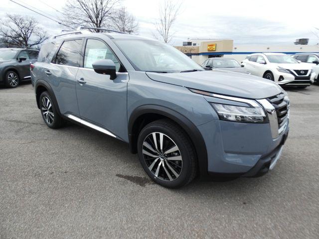 new 2024 Nissan Pathfinder car, priced at $55,185