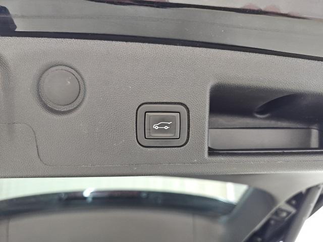 used 2023 Chevrolet Equinox car, priced at $22,254