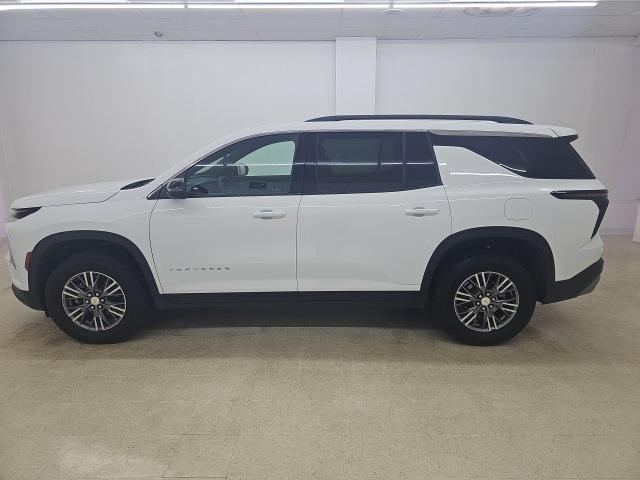 used 2025 Chevrolet Traverse car, priced at $33,452