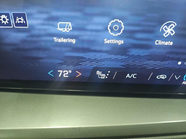 used 2025 Chevrolet Traverse car, priced at $33,452