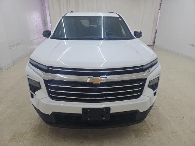 used 2025 Chevrolet Traverse car, priced at $33,452