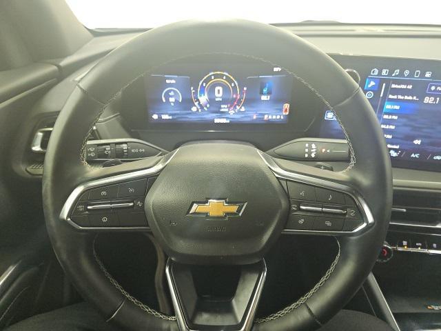 used 2025 Chevrolet Traverse car, priced at $33,452