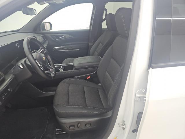 used 2025 Chevrolet Traverse car, priced at $33,452