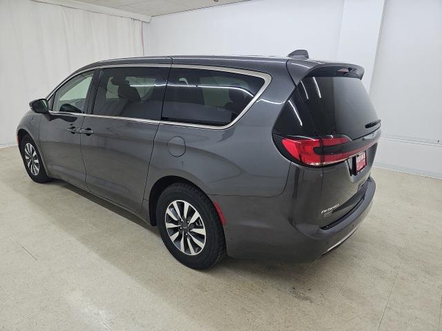 used 2022 Chrysler Pacifica Hybrid car, priced at $27,987