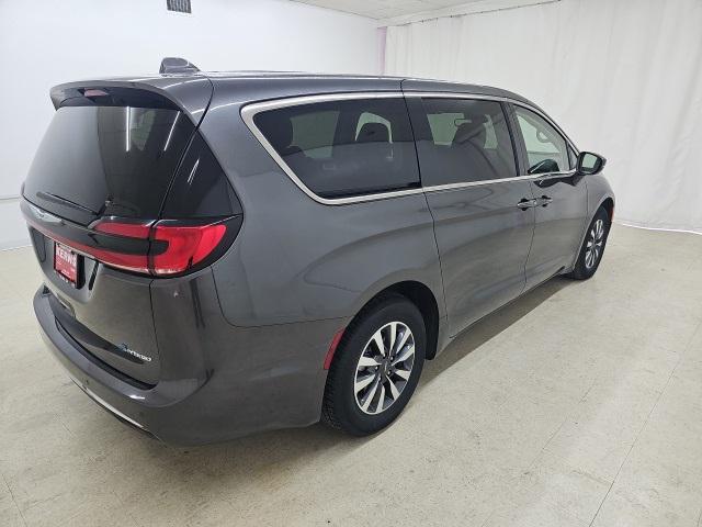 used 2022 Chrysler Pacifica Hybrid car, priced at $27,987