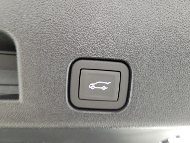 new 2025 Chevrolet Traverse car, priced at $42,517