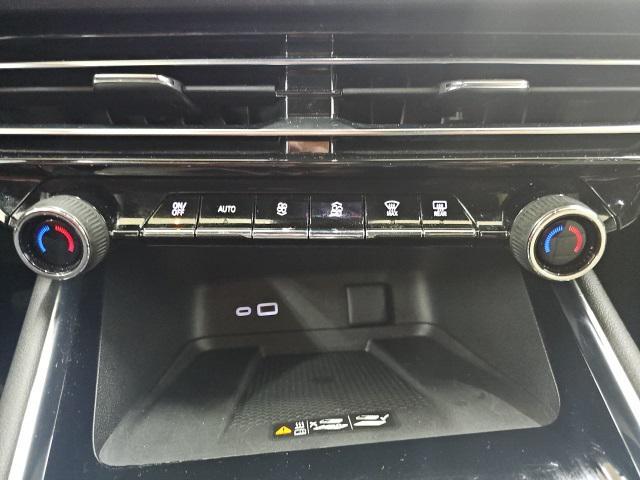 used 2025 Chevrolet Traverse car, priced at $35,899