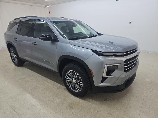 used 2025 Chevrolet Traverse car, priced at $35,899