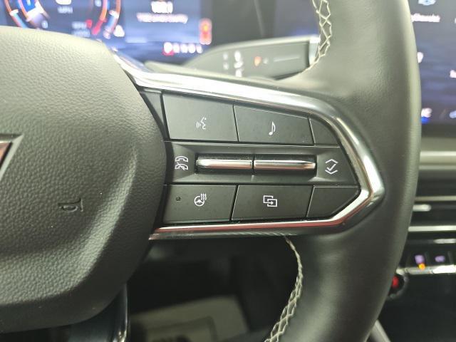 used 2025 Chevrolet Traverse car, priced at $35,899