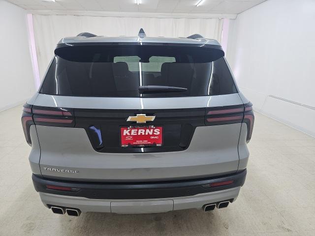 used 2025 Chevrolet Traverse car, priced at $35,899