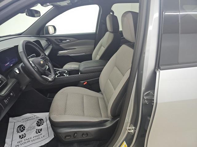 used 2025 Chevrolet Traverse car, priced at $35,899