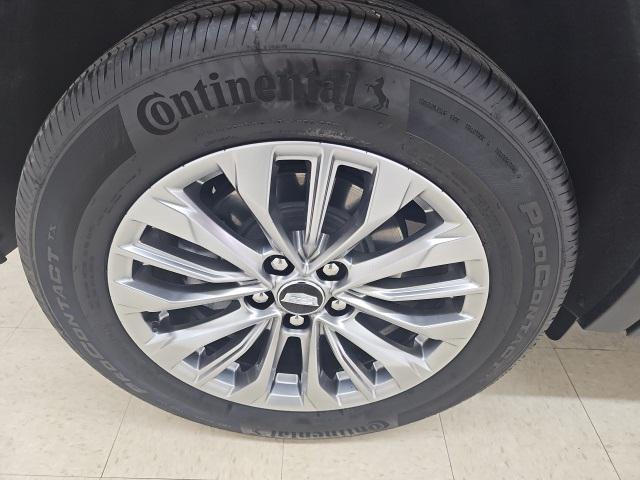 used 2024 Cadillac XT4 car, priced at $34,500