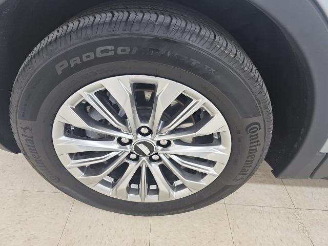 used 2024 Cadillac XT4 car, priced at $34,500