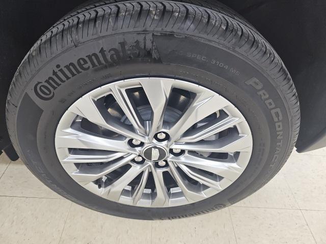 used 2024 Cadillac XT4 car, priced at $34,500