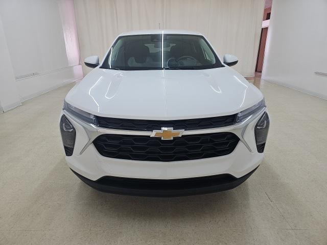 new 2025 Chevrolet Trax car, priced at $22,384