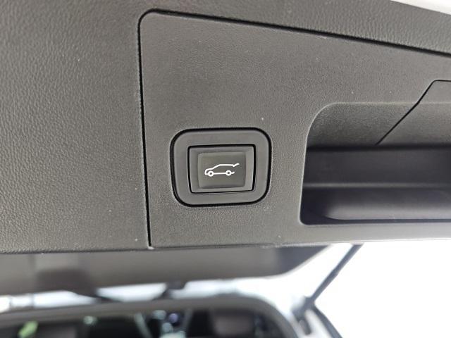 used 2022 Cadillac XT5 car, priced at $34,985