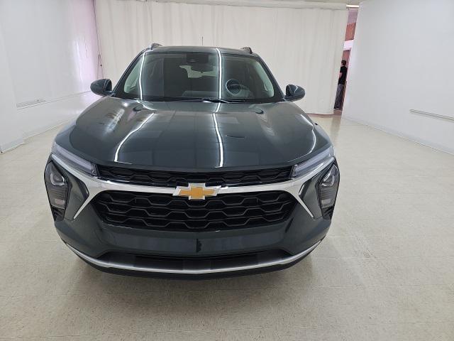 new 2025 Chevrolet Trax car, priced at $24,904