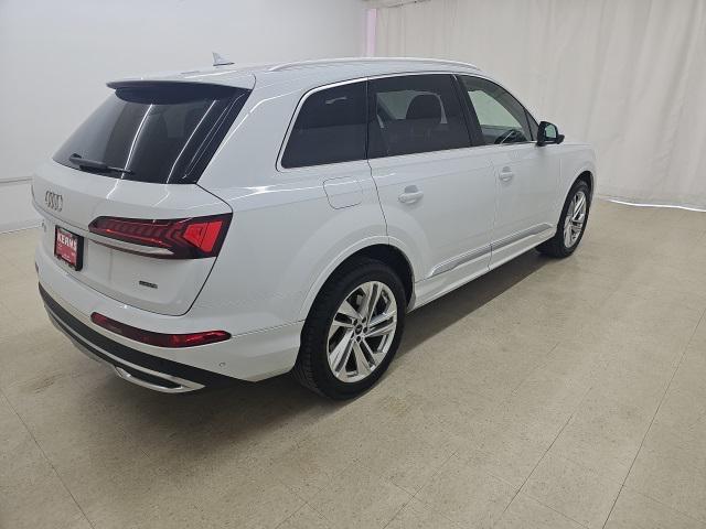 used 2022 Audi Q7 car, priced at $33,475