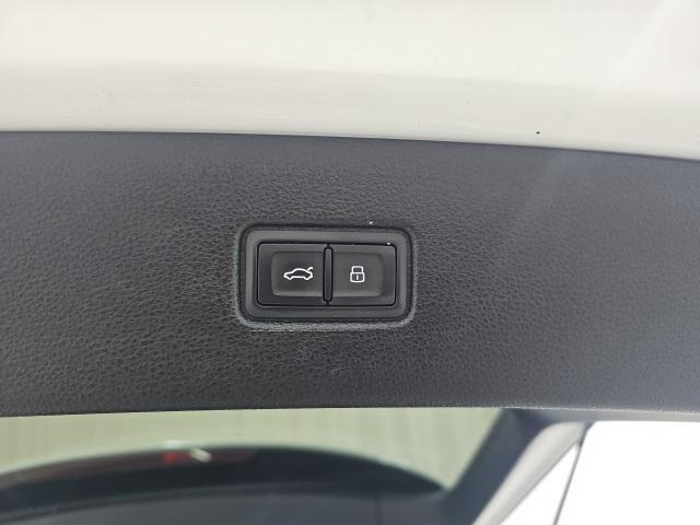 used 2022 Audi Q7 car, priced at $33,475