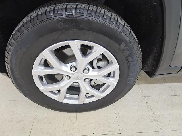 used 2022 Jeep Grand Cherokee car, priced at $33,985