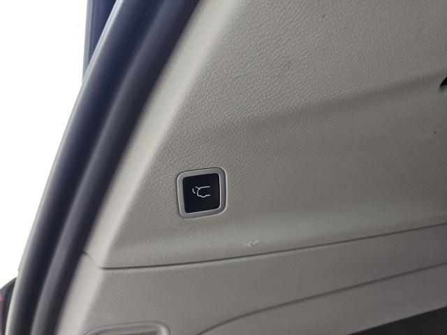 used 2022 Chrysler Pacifica car, priced at $20,957