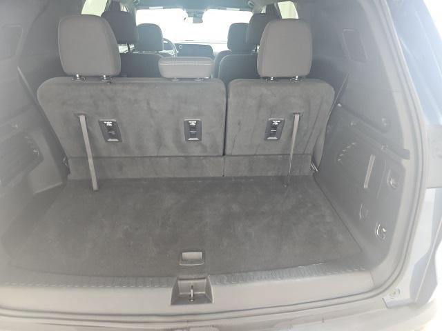 used 2025 Chevrolet Traverse car, priced at $36,789
