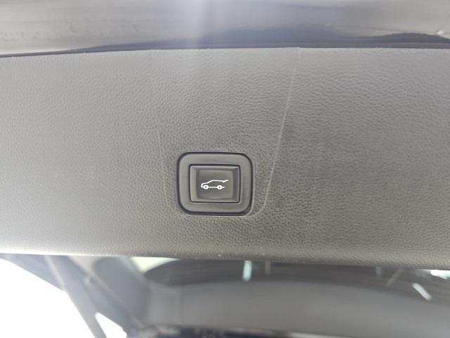 used 2023 Chevrolet Traverse car, priced at $29,483