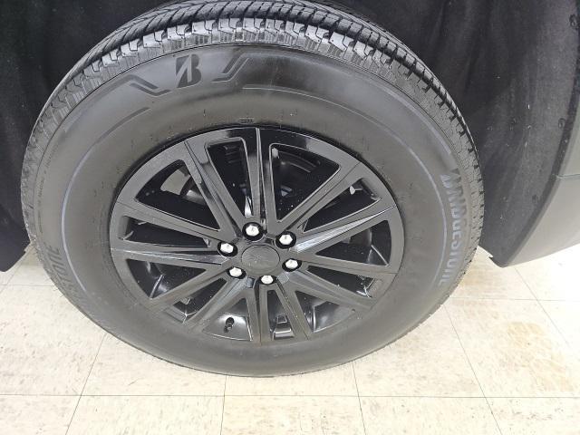 used 2023 Chevrolet Traverse car, priced at $29,483